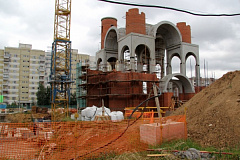 К концу года у строящегося храма Федора Ушакова закроют контур и подключат тепло